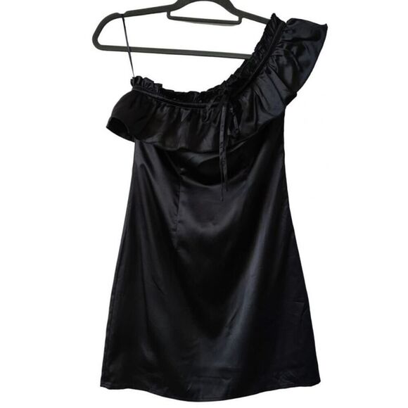 VILA | Black One Shoulder Satin Cocktail Dress | Size: Small - Picture 3 of 11
